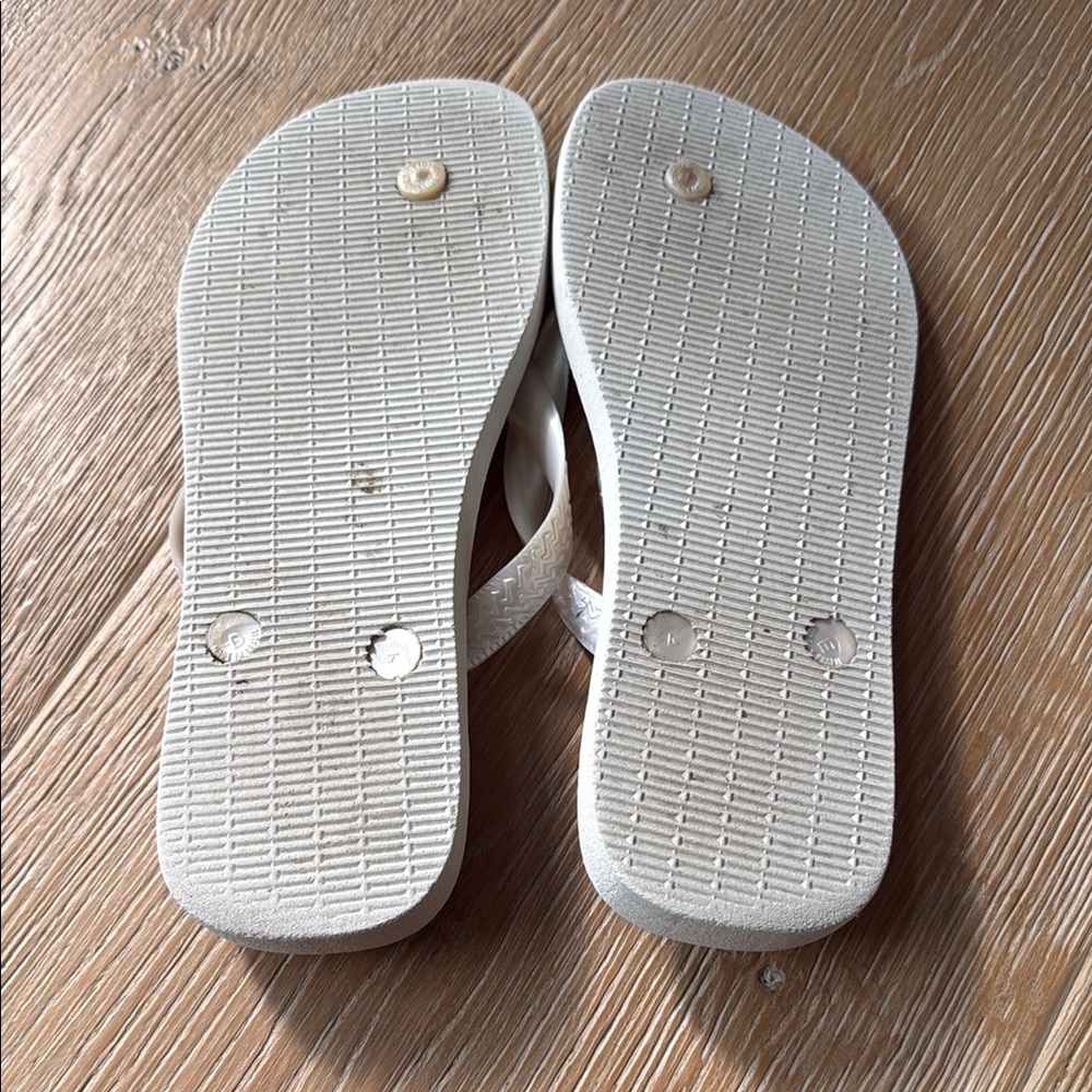 Havaianas White and Blue Floral Flip Flops - Picture 2 of 4
